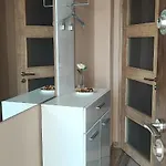White Column House * Diosd