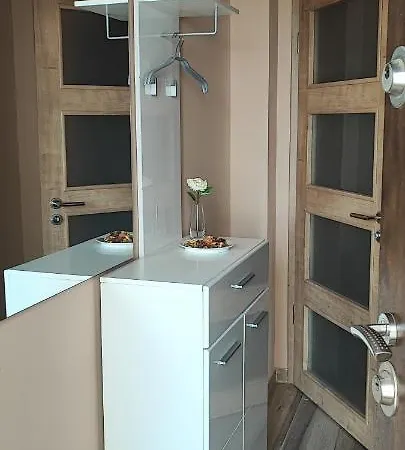 White Column House * דיוסד