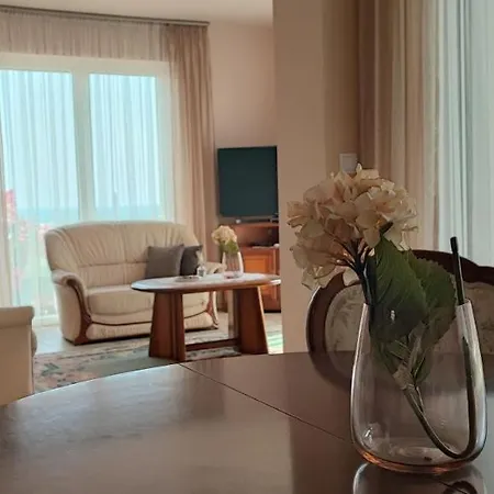 White Column House * דיוסד