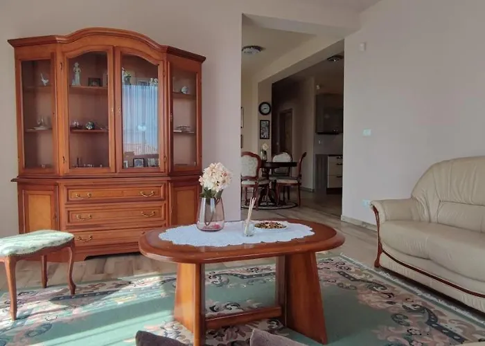 White Column House Apartament Diosd