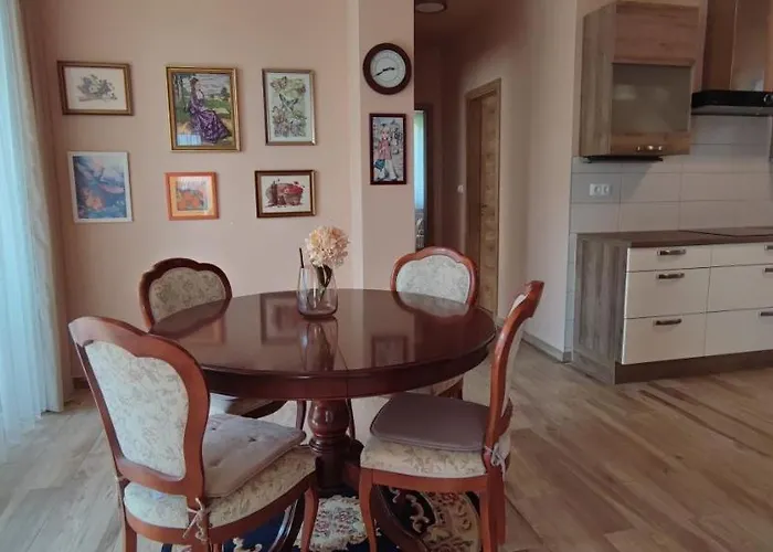 Apartament White Column House Diosd