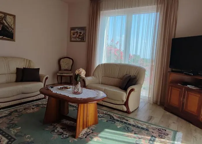 White Column House * Diosd