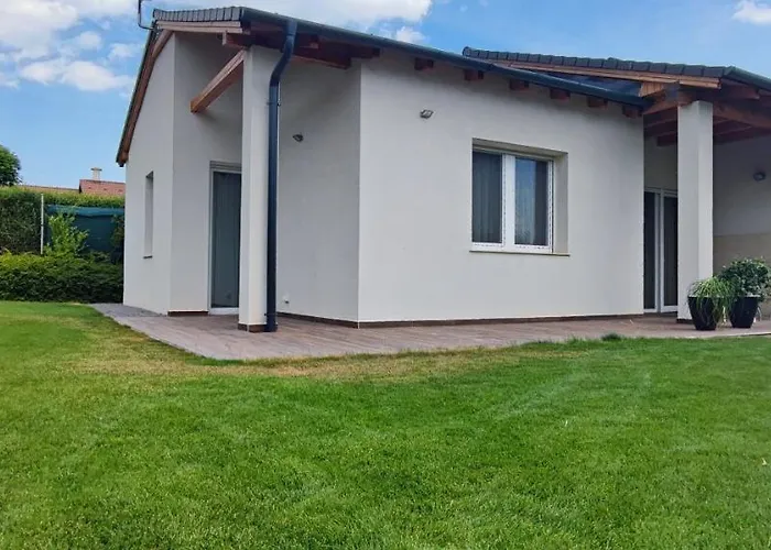 White Column House Apartament Diosd